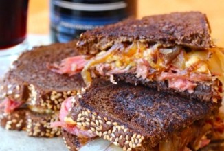 Сандвичи с говяжьей солониной и сыром