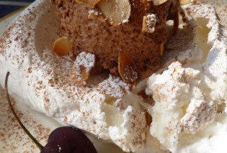 Шоколадный десерт Павлова