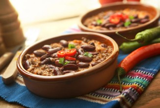 Чили кон Карне