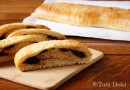 Рулет с шоколадно-сливочной начинкой