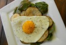 Хрустящий картофель с яйцом и шпинатом