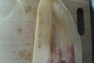 Тамале с перцем и чёрной фасолью - приготовление