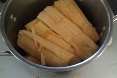 Тамале с перцем и чёрной фасолью - приготовление