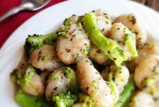 Клецки с брокколи и базиликом