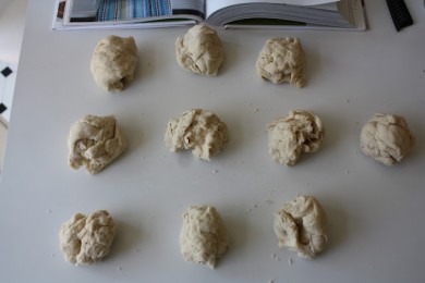 Булочки со свининой - приготовление