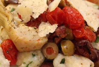 Сырные клецки с соусом Антипаста