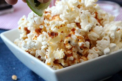 Попкорн с копченой паприкой и соком лайма - приготовление