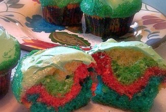 Радужные кексы