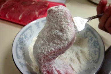 Свиные отбивные с грибами - приготовление