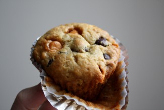 Кексы с шоколадом и ирисками