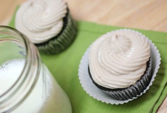 Кексы с кремом ганаш и сливочной глазурью