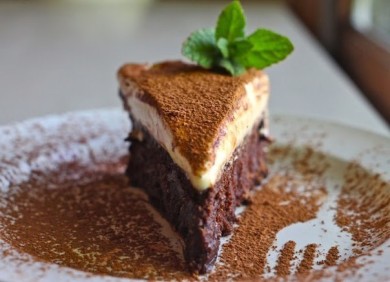 Рецепт Шоколадный торт с белым муссом
