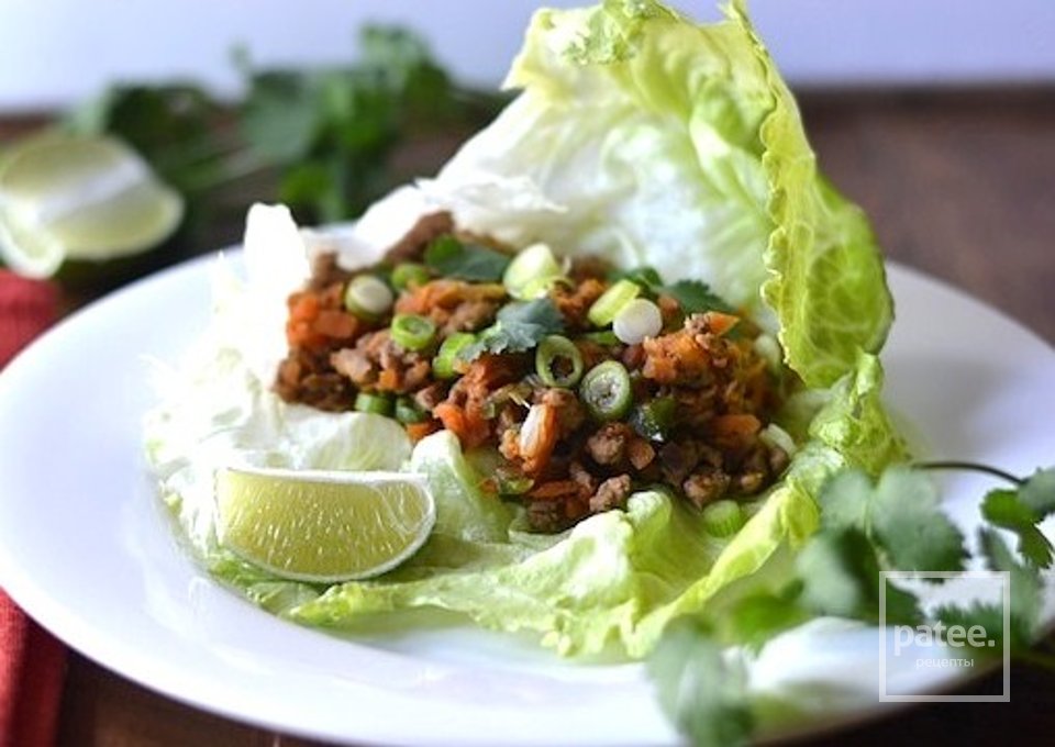 Пряный салат на листе салата - Шаг 3