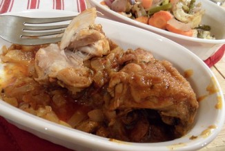 Жареная курица под соусом