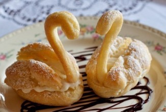 Эклеры-лебеди