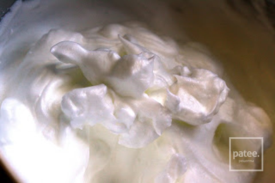 Шоколадно-миндальный торт с малиновым соусом - Шаг 14