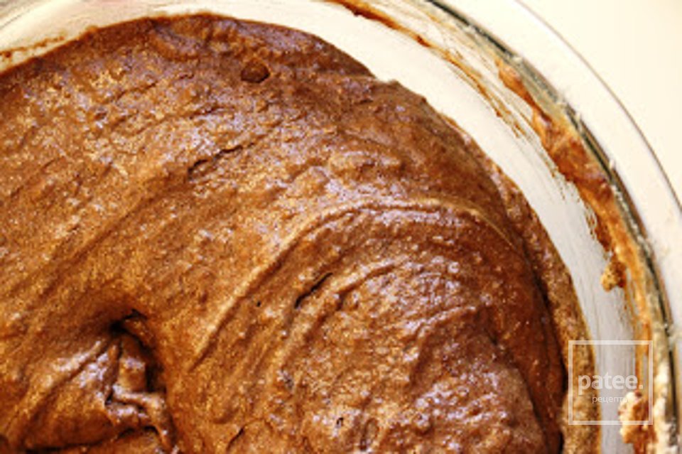 Шоколадно-миндальный торт с малиновым соусом - Шаг 15