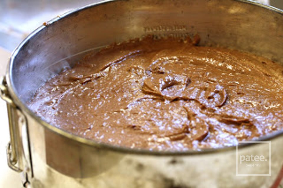 Шоколадно-миндальный торт с малиновым соусом - Шаг 16