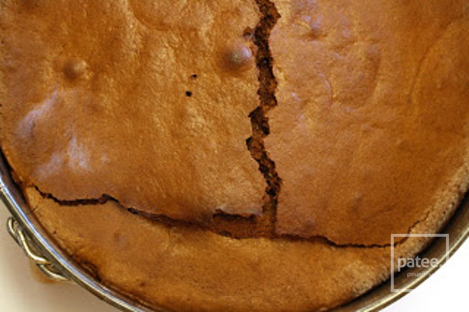 Шоколадно-миндальный торт с малиновым соусом - Шаг 17