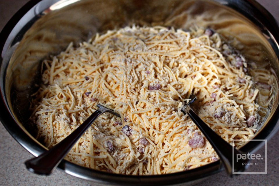 Сырные бисквиты с беконом - Шаг 7