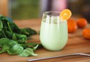 Апельсиновый смузи с шпинатом
