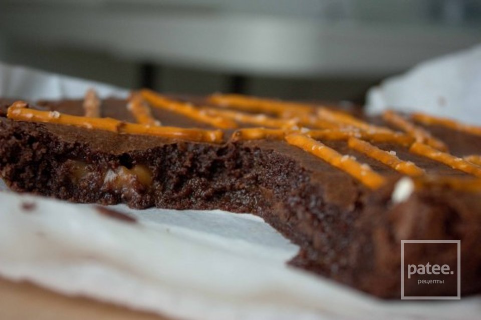 Брауни с карамелью - Шаг 10