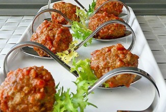 Фрикадельки в томатном соусе