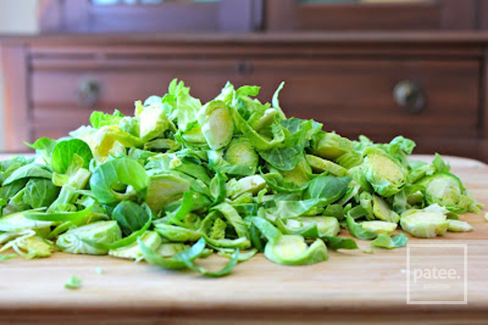 Киноа с брюссельской капустой и беконом - Шаг 2