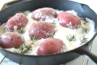 Картофель, запеченный в соли