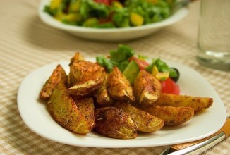Запеченные картофельные дольки