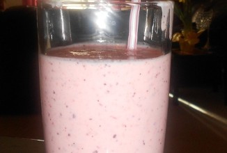 Ягодно-банановый смузи