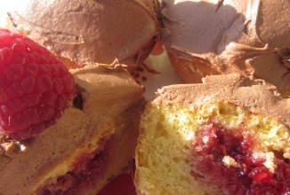 Кексы с ягодным джемом