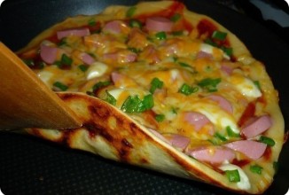 Быстрая пицца на сковородке