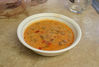 Суп с колбасой и грибами