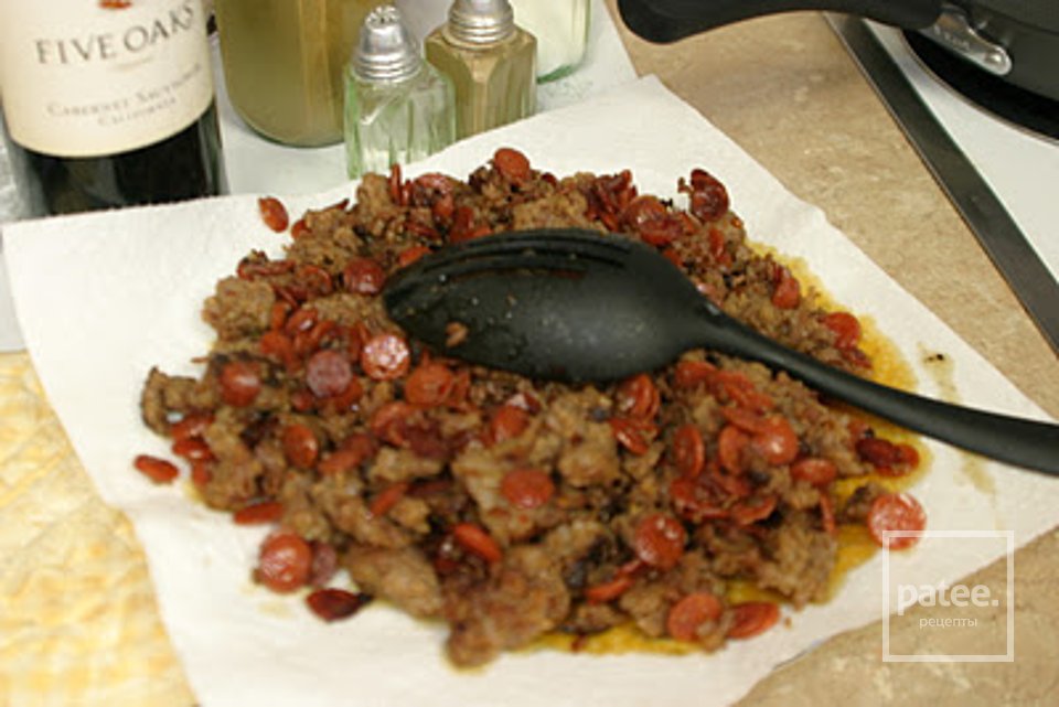 Суп с колбасой и грибами - Шаг 4