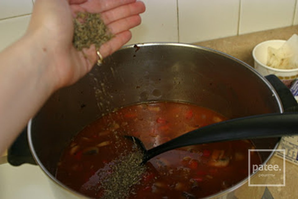 Суп с колбасой и грибами - Шаг 12