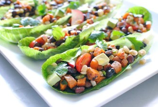 Овощной салат в лодочках по-мексикански