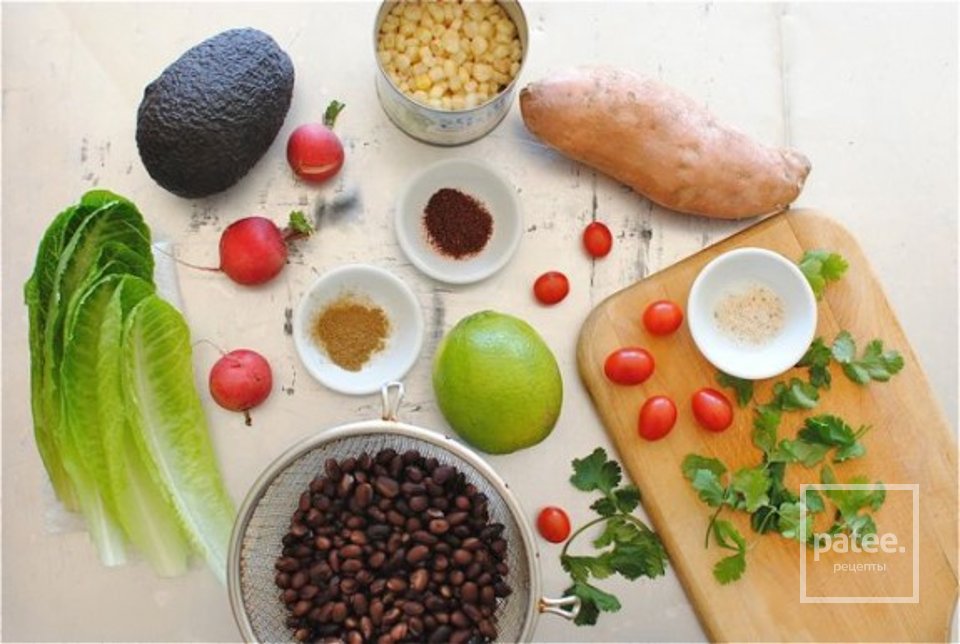 Овощной салат в лодочках по-мексикански - Шаг 1