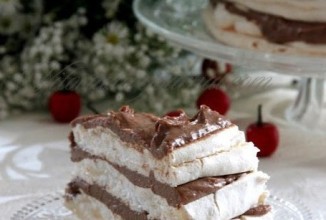 Торт-безе с шоколадным кремом