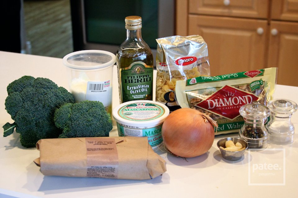 Орекьетте с колбасой и соусом песто - Шаг 1