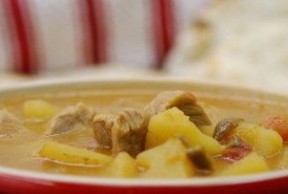 Мясное рагу с зеленым перцем чили