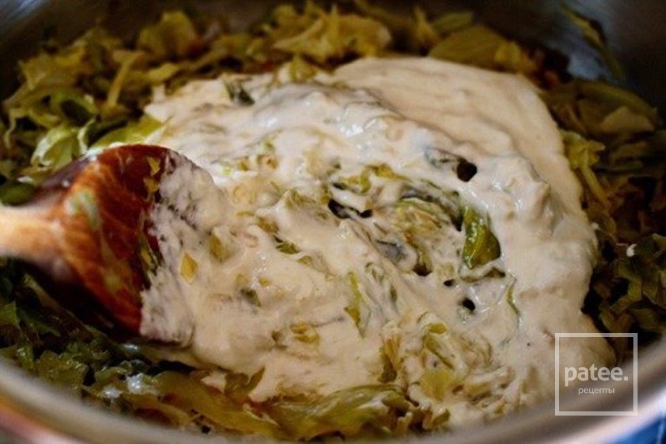 Омлет с тушеной капустой - Шаг 8