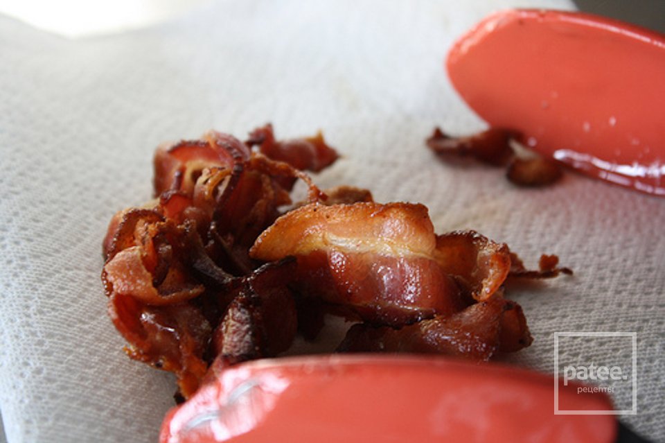 Паста с глазуньей, беконом и овощами - Шаг 6