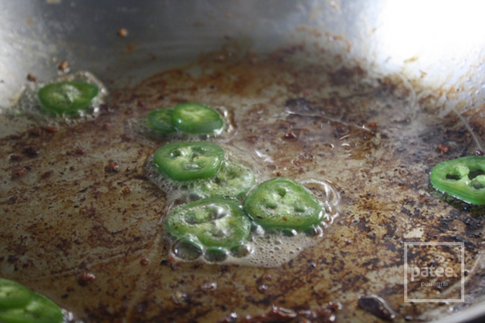 Паста с глазуньей, беконом и овощами - Шаг 7