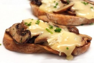 Бутерброды с грибами и сыром