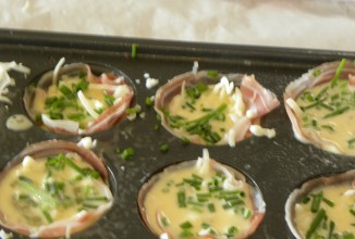 Мини-киш с беконом и сыром