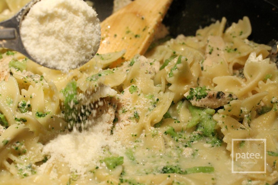 Паста с брокколи и курицей - Шаг 17