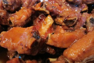 Свиные ребрышки в сладком соусе