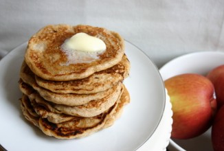 Яблочные оладьи