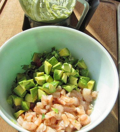 Салат из креветок с авокадо - Шаг 1